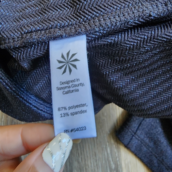 ATHLETA LEGGINGS - Picture 11 of 11